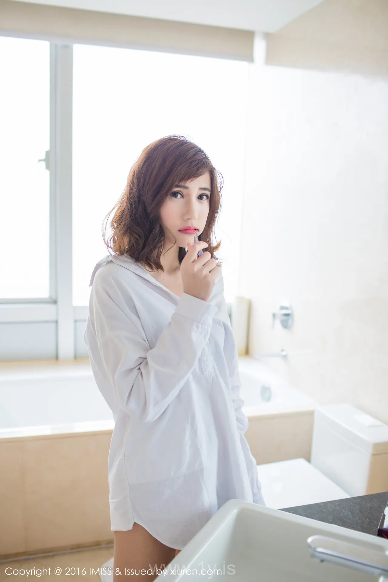 IMISS  NO.072 Delightful Chinese Cougar Sandy陈天扬